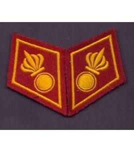 Paire de cols de l'armée suisse